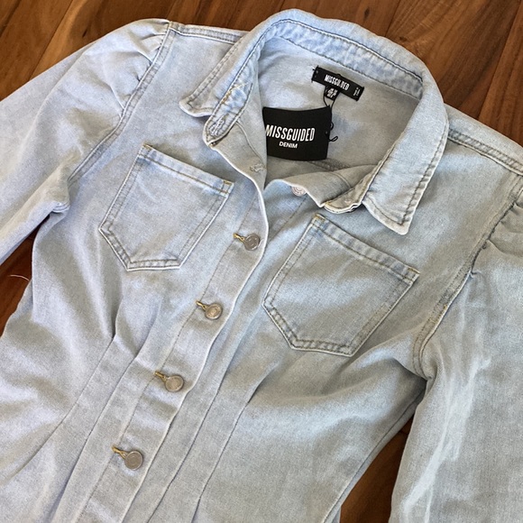 NEW! Misguided light blue cinched waist acid wash denim dress puff sleeves - Picture 5 of 11